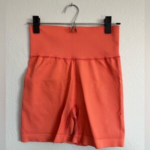 Helly Hansen - Women’s Allure Seamless Biker Short - Orange - Peach - size L